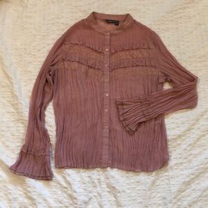 Blouse XL but can fit into L